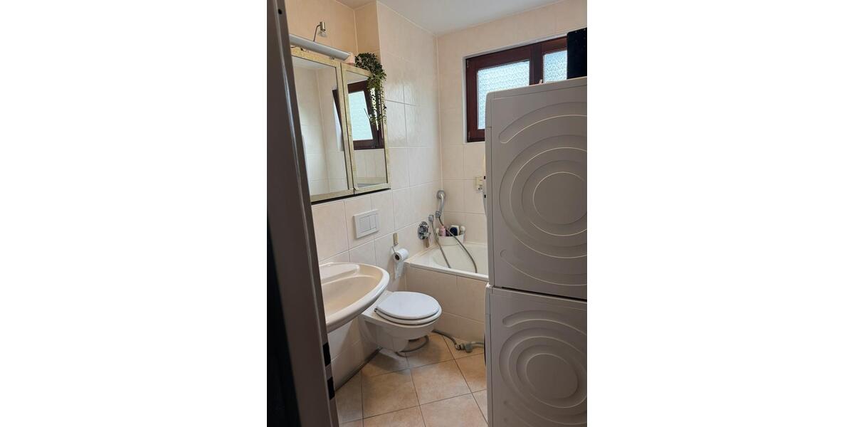 Etagenwohnung Wiesbaden Südost - 3 Zimmer, 90 m&sup2;, 1.650&euro; | Angebot:26227392