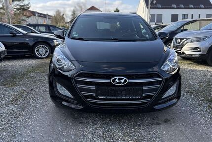 Hyundai i30 76.000 km 10.999 &euro; Wiesbaden 65197