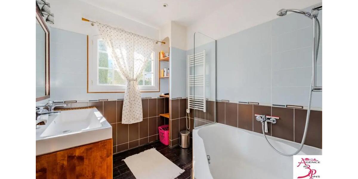 Einfamilienhaus Kronberg im Taunus - 6 Zimmer, 150 m&sup2;, 620.000&euro; | Angebot:26987360