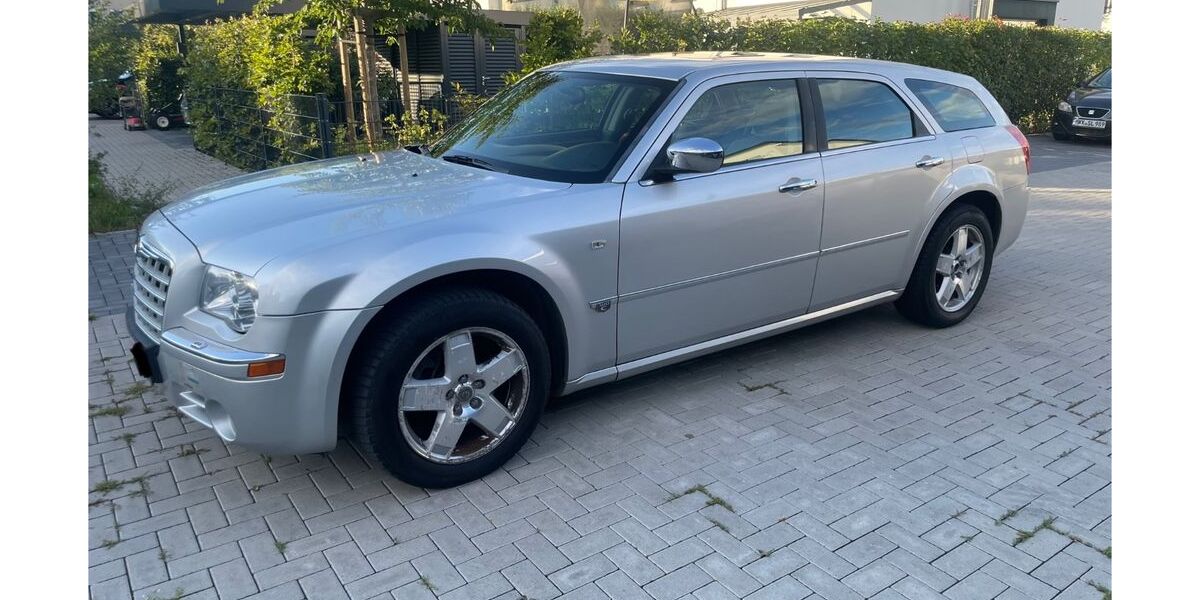 Chrysler 300C 149.000 km 5.900 &euro; Walluf 65396