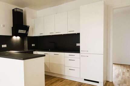 Wohnung zum Mieten in Wiesbaden 1.820 € 94 m² 4 zimmer