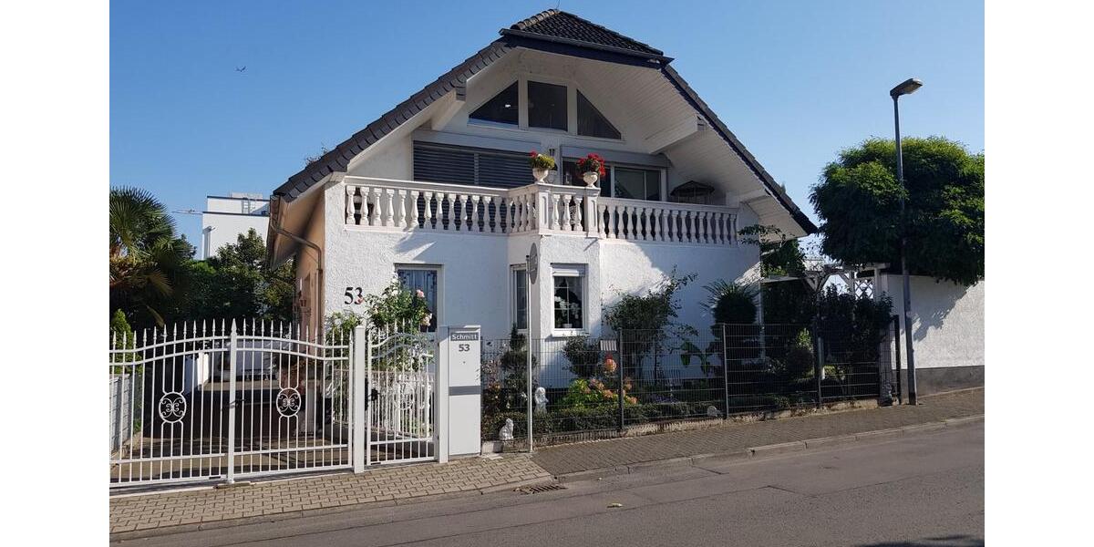 Dachgeschoßwohnung Wiesbaden Mainz-Kostheim - 4 Zimmer, 115 m&sup2;, 1.250&euro; | Angebot:25715262