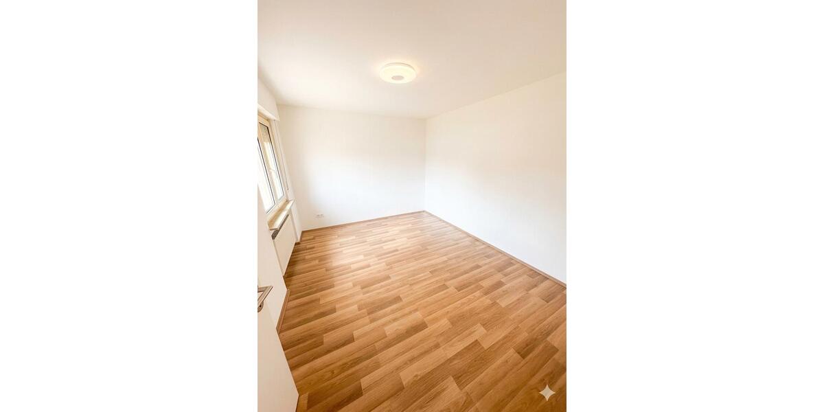 Erdgeschoßwohnung Mörfelden-Walldorf Walldorf - 1 Zimmer, 121 m&sup2;, 1.670&euro; | Angebot:26013342