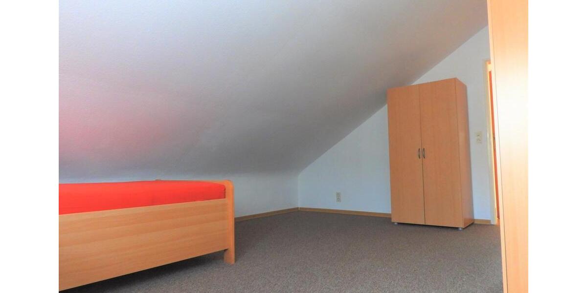 Dachgeschoßwohnung Hofheim am Taunus - 3 Zimmer, 70 m&sup2;, 710&euro; | Angebot:25403855