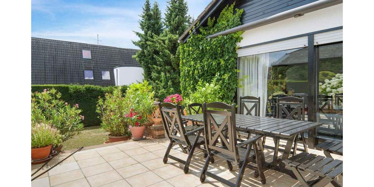 Einfamilienhaus Wiesbaden Nordenstadt - 7 Zimmer, 223 m&sup2;, 869.000&euro; | Angebot:25111817