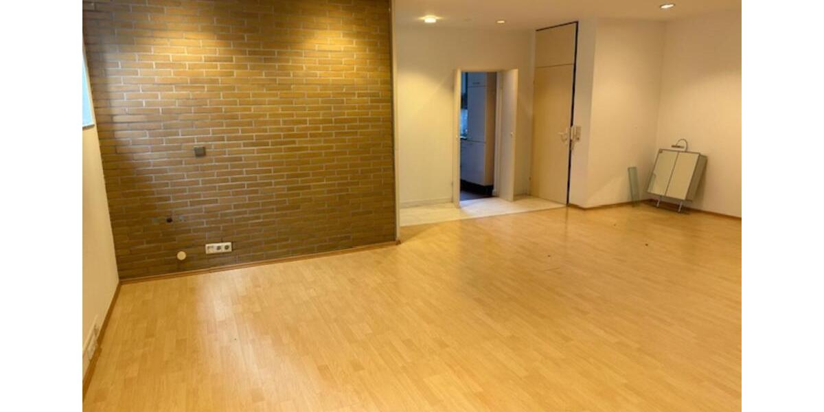 Etagenwohnung Kronberg im Taunus - 2 Zimmer, 83 m&sup2;, 1.100&euro; | Angebot:21154914