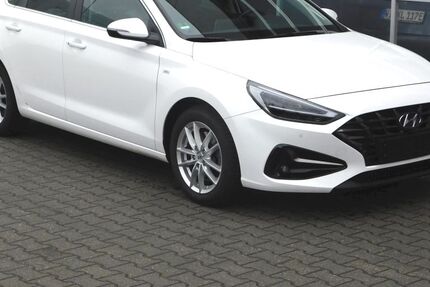 Hyundai i30 32.300 km 19.490 &euro; Mainz-Kastel 55252