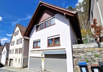 Ein Grundstück, 3 Gebäude, bis zu 5 Wohneinheiten, davon 3 vermietet