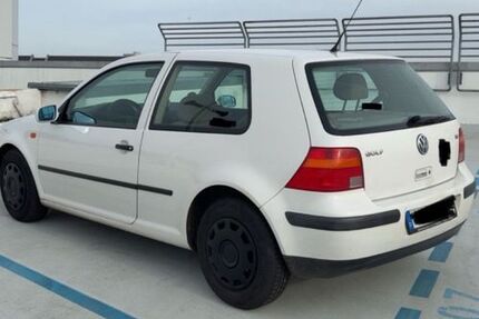VW Golf 102.000 km 3.500 € Wiesbaden 65203