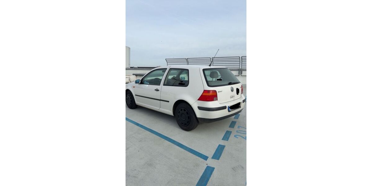 VW Golf 102.000 km 3.500 &euro; Wiesbaden 65203