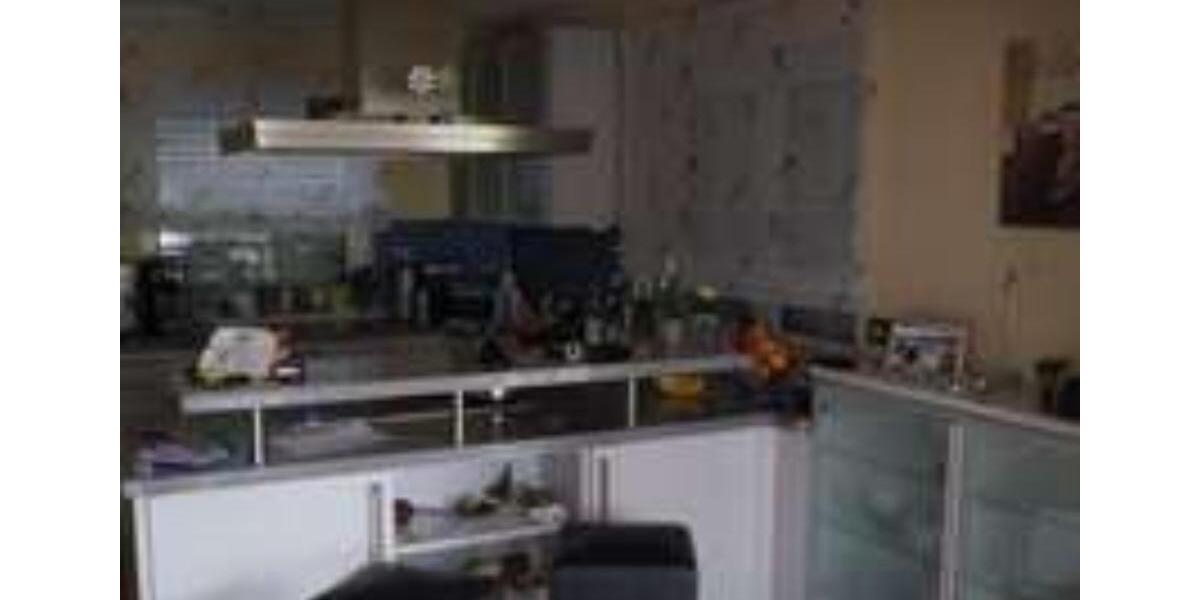 Einfamilienhaus mit Doppelgarage, Garten, 2 Terrassen inkl. Küche 5 zimmer