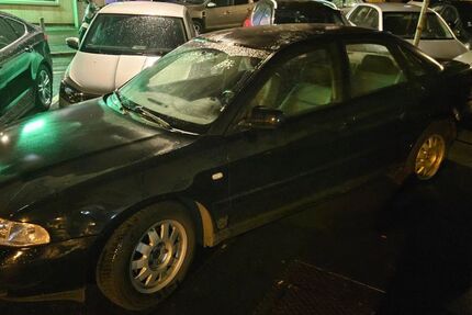 Audi A4 218.000 km 1.300 &euro; Mainz 55127