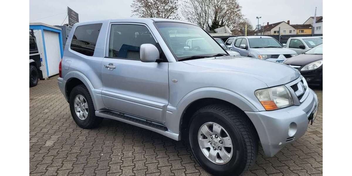 Mitsubishi Pajero 107.000 km 14.900 &euro; Mainz-Kostheim 55246
