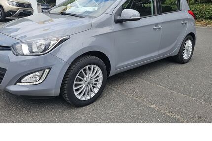 Hyundai i20 146.531 km 5.945 &euro; Schwalbach/Taunus 65824