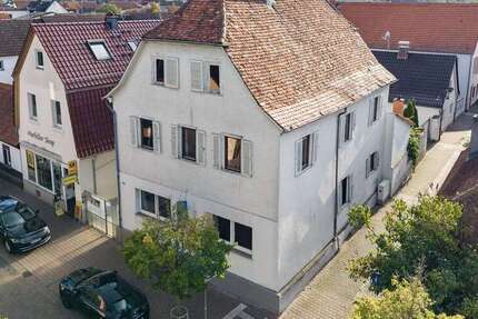 Haus zum Kaufen in Mörfelden-Walldorf 330.000 € 170 m² 7 zimmer