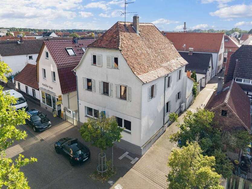 Haus zum Kaufen in Mörfelden-Walldorf 330.000 € 170 m² 7 zimmer