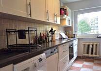 Top!! 4-Zimmer-Wohnung mit Stellplatz, Einbauküche und Loggia