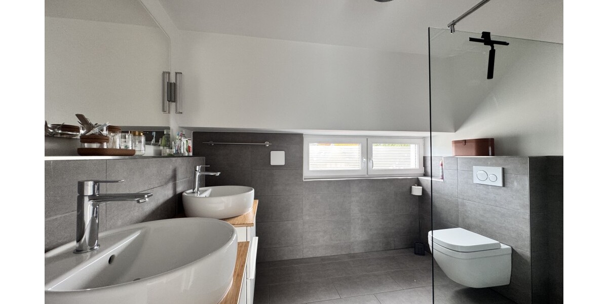 *Einziehen und Wohlfühlen! Modernes REH - ruhige Lage mit Blick ins Grüne* 5 zimmer