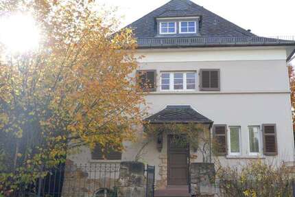 Haus zum Kaufen in Wiesbaden 1.365.000 € 170.75 m² 7 zimmer