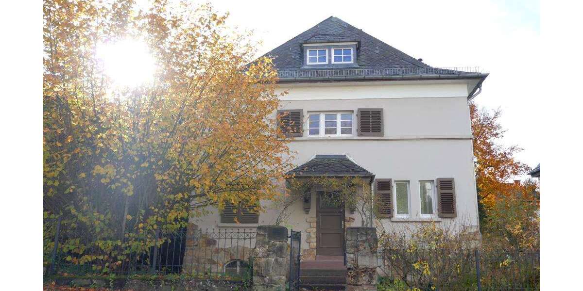 Haus zum Kaufen in Wiesbaden 1.365.000 € 170.75 m² 7 zimmer