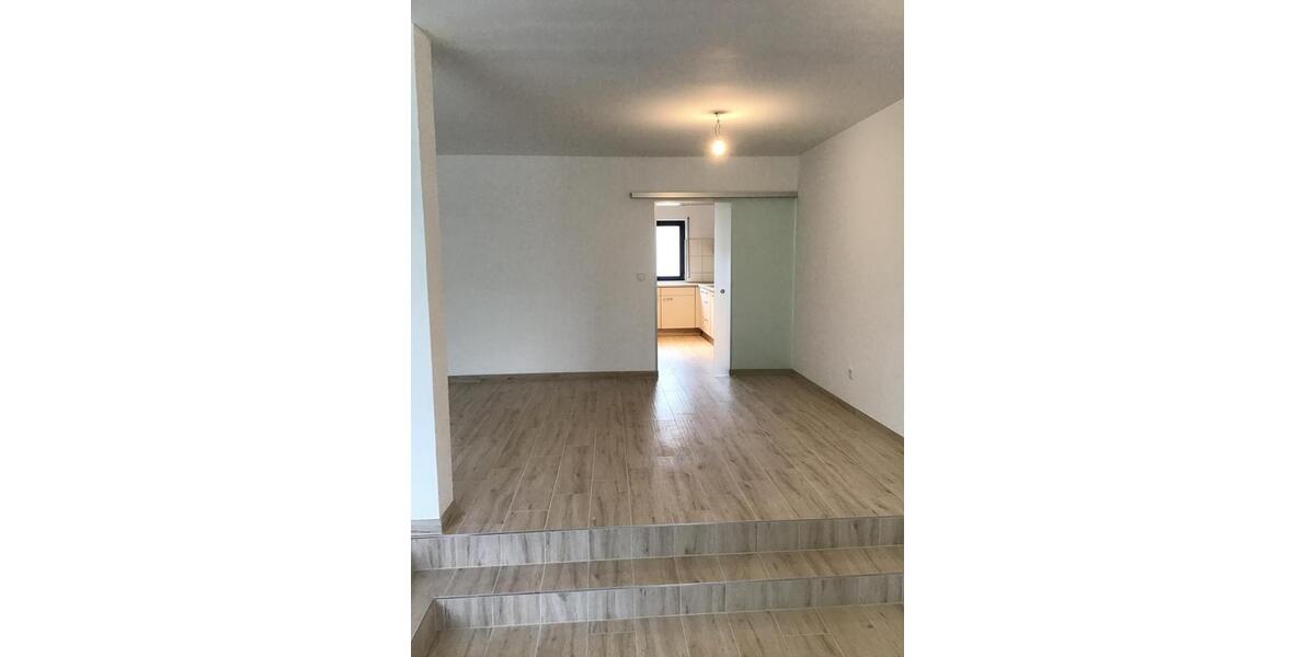 Reihenhaus Wiesbaden Südost - 5 Zimmer, 180 m&sup2;, 2.995&euro; | Angebot:26235543