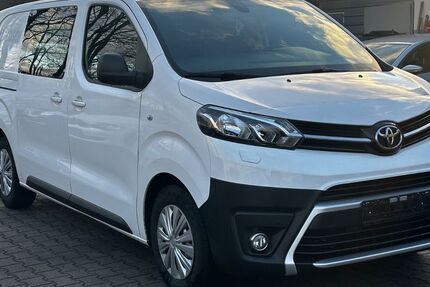 Toyota Proace (Verso) 150.000 km 14.300 &euro; kelkheim 65779