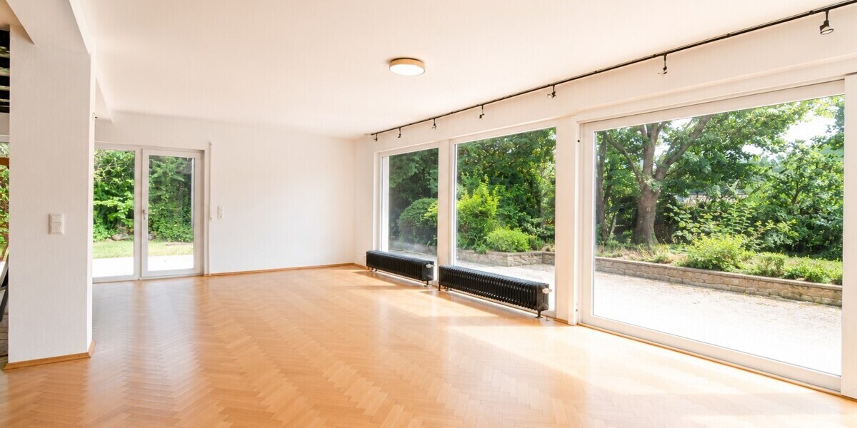 Großes Familienhaus am Sonnenhang mit Doppelgarage - Einfamilienhaus Eppstein-Vockenhausen Vockenhausen | Angebot:27120640