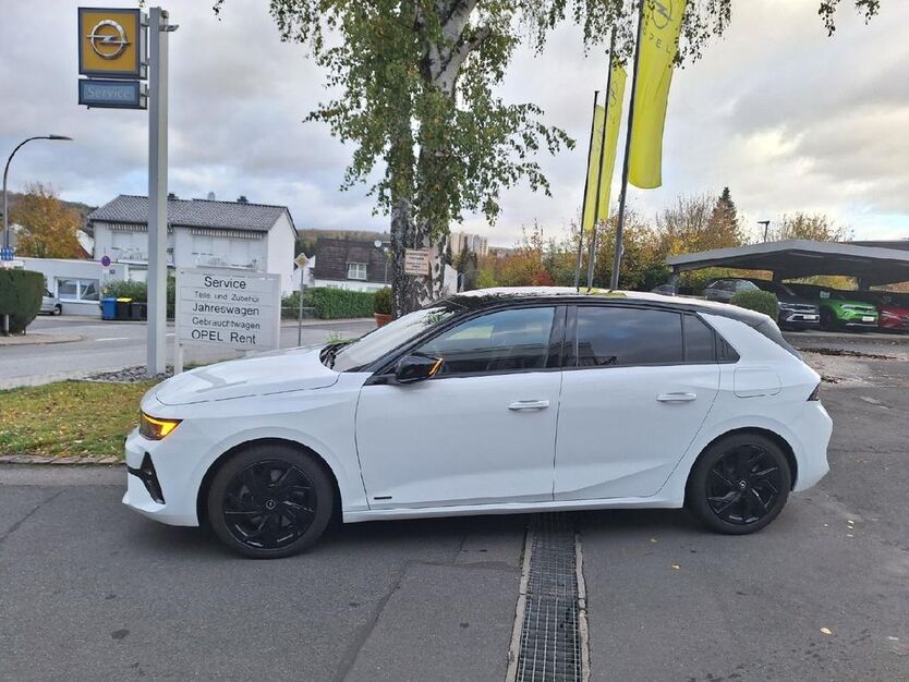 Opel Astra 17.990 km 32.988 € Taunusstein 65232