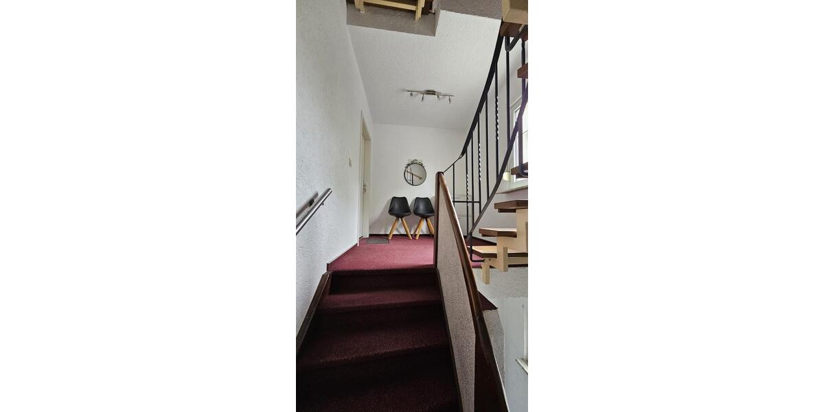 Etagenwohnung Wiesbaden Biebrich - 4 Zimmer, 103 m&sup2;, 1.600&euro; | Angebot:26481546