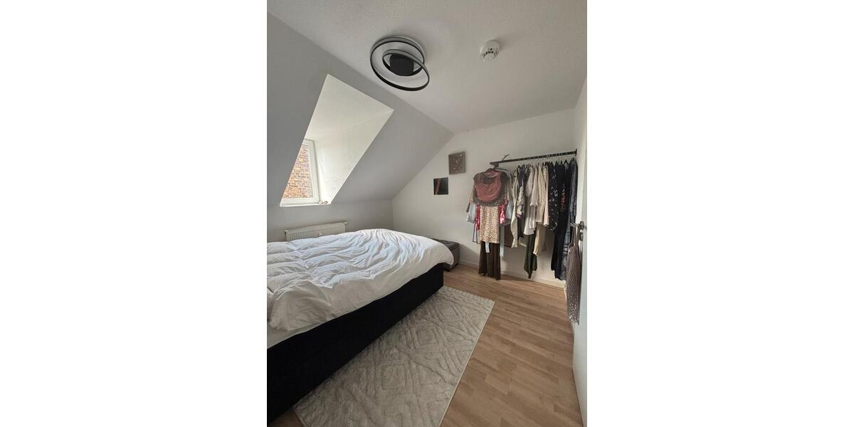 Dachgeschoßwohnung Wiesbaden Mainz-Kostheim - 2 Zimmer, 47 m&sup2;, 850&euro; | Angebot:25440027