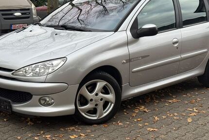 Peugeot 206 150.000 km 2.660 € Rüsselsheim 65428