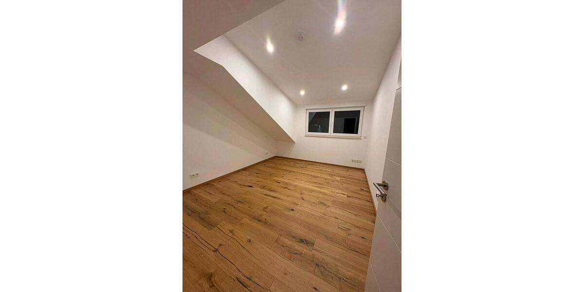 Dachgeschoßwohnung Eppstein - 3 Zimmer, 96 m&sup2;, 1.500&euro; | Angebot:26412907