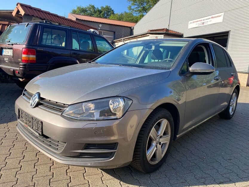 VW Golf 110.000 km 12.199 € Eppstein 65817
