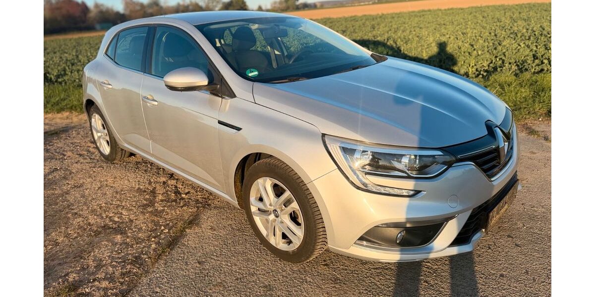 Renault Megane 33.400 km 9.399 &euro; Wiesbaden 65203