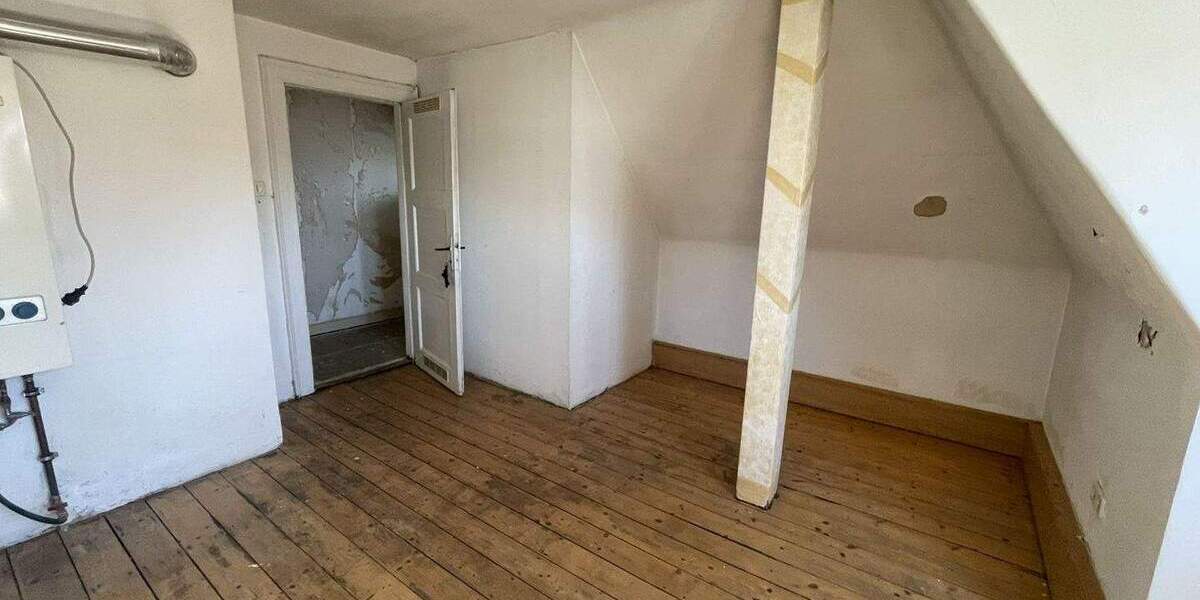 Historisches Mehrfamilienhaus mit großem Potenzial - Im Bieterverfahren 1 zimmer