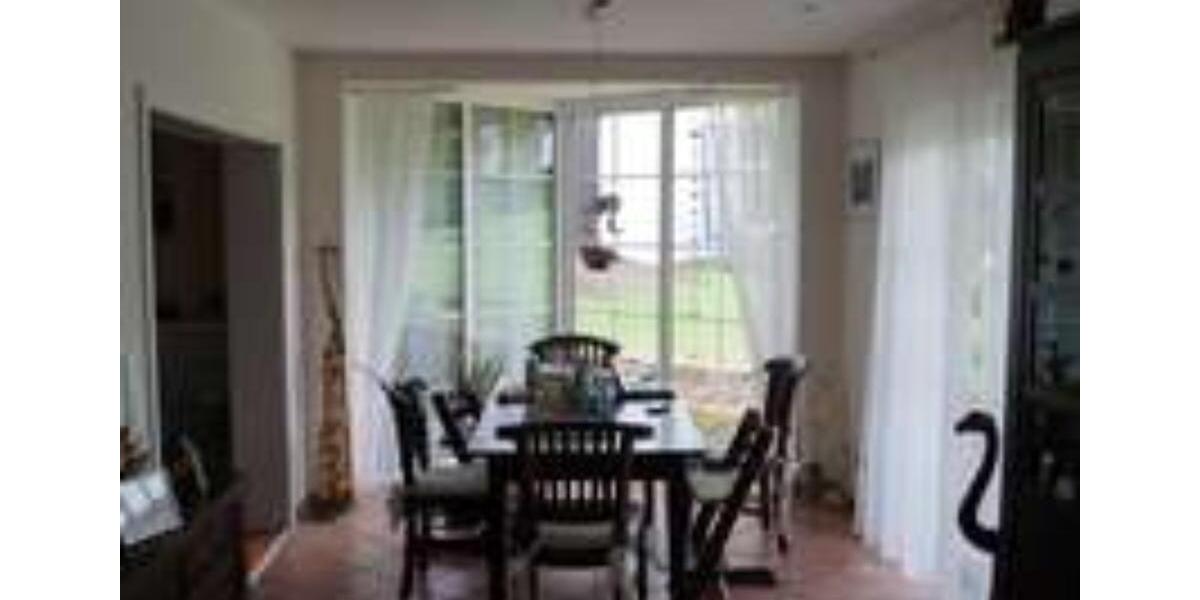 Einfamilienhaus mit Doppelgarage, Garten, 2 Terrassen inkl. Küche 5 zimmer