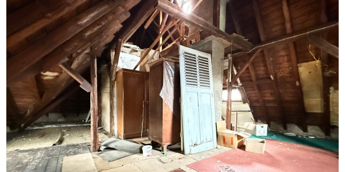 Hofheim: Individualisten aufgepasst. Altbestand mit großem Grundstück, oder zusätzlichem Bauplatz - Einfamilienhaus Hofheim | Angebot:26084064