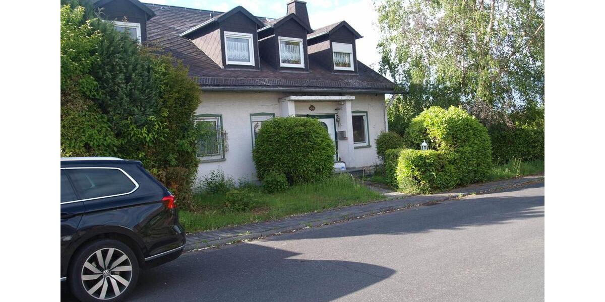 Einfamilienhaus Hünfelden - 8 Zimmer, 220 m&sup2;, 2.000&euro; | Angebot:26687926