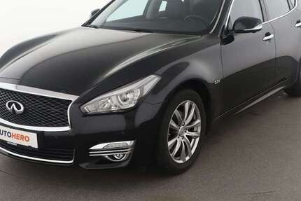 INFINITI Q70