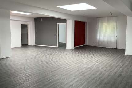 Gewerbeobjekt Eppstein-Vockenhausen Vockenhausen - 1.390&euro; | Angebot:21952943