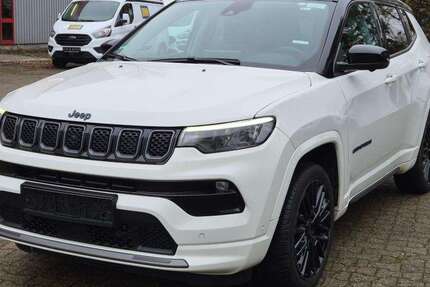 Jeep Compass 81.893 km 19.965 &euro; Rüsselsheim 65428