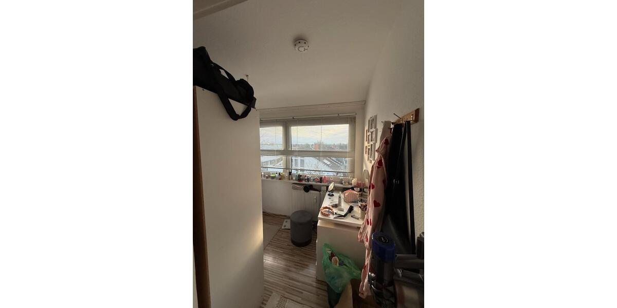 Dachgeschoßwohnung Wiesbaden Mainz-Amöneburg - 2.5 Zimmer, 65 m&sup2;, 1.080&euro; | Angebot:25222667