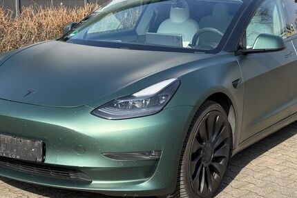 Tesla Model 3 348.300 km 18.900 &euro; Rüsselsheim 65428
