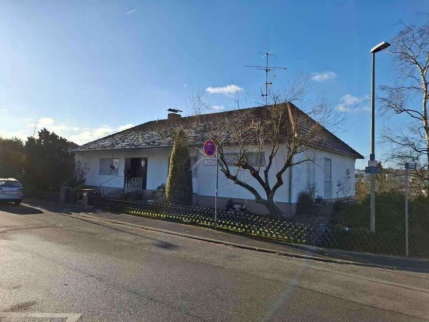 Haus zum Kaufen in Wiesbaden 650.000 € 215 m²