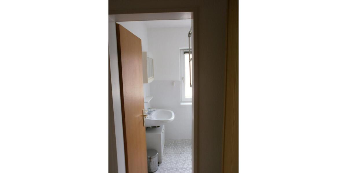 Dachgeschoßwohnung Wiesbaden Bierstadt - 1 Zimmer, 29 m&sup2;, 320&euro; | Angebot:25400324