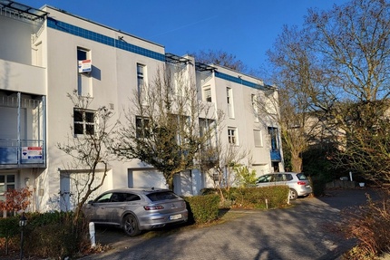 RMH mit Garage, 2 Balkonen, Garten und Terrasse - Haus Wiesbaden Klarenthal | Angebot:26348335