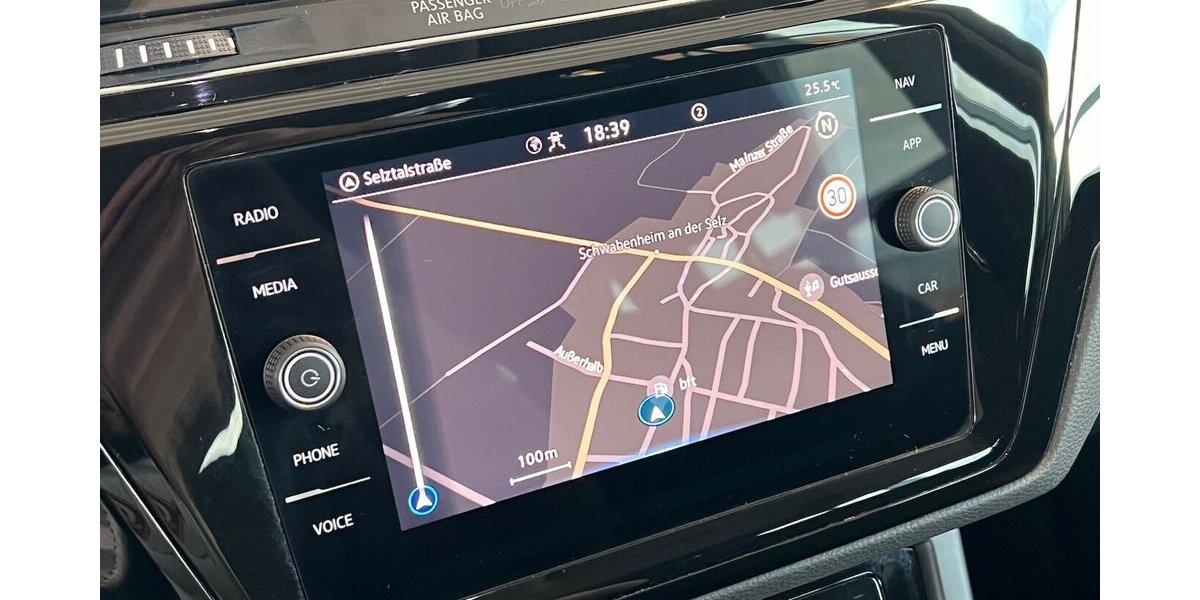 VW Touran Comfortline BMT Start-Stopp 7 Sitzer *Pano* 75.850 km 27.499 &euro; Mainz-Kostheim 55246