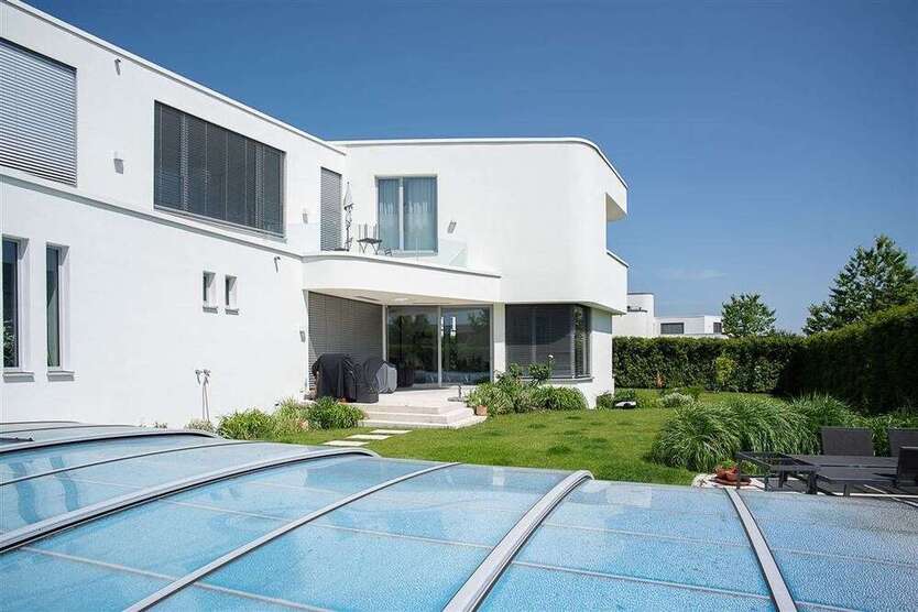 Haus zum Kaufen in Frankfurt 3.580.000 € 301 m²