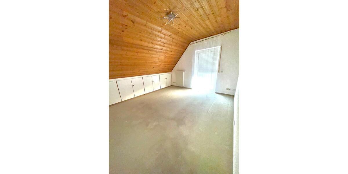 charmante 4 -Zimmer Wohnung mit Doppelgarage und EBK 4 zimmer