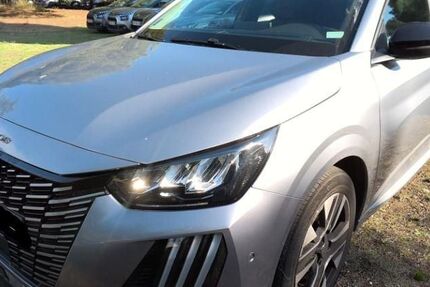 Peugeot 208 18.242 km 14.880 &euro; Rüsselsheim 65428